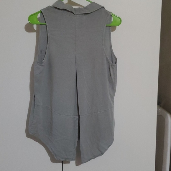 Thread & Supply, grey, button up, sleevless - Picture 2 of 4